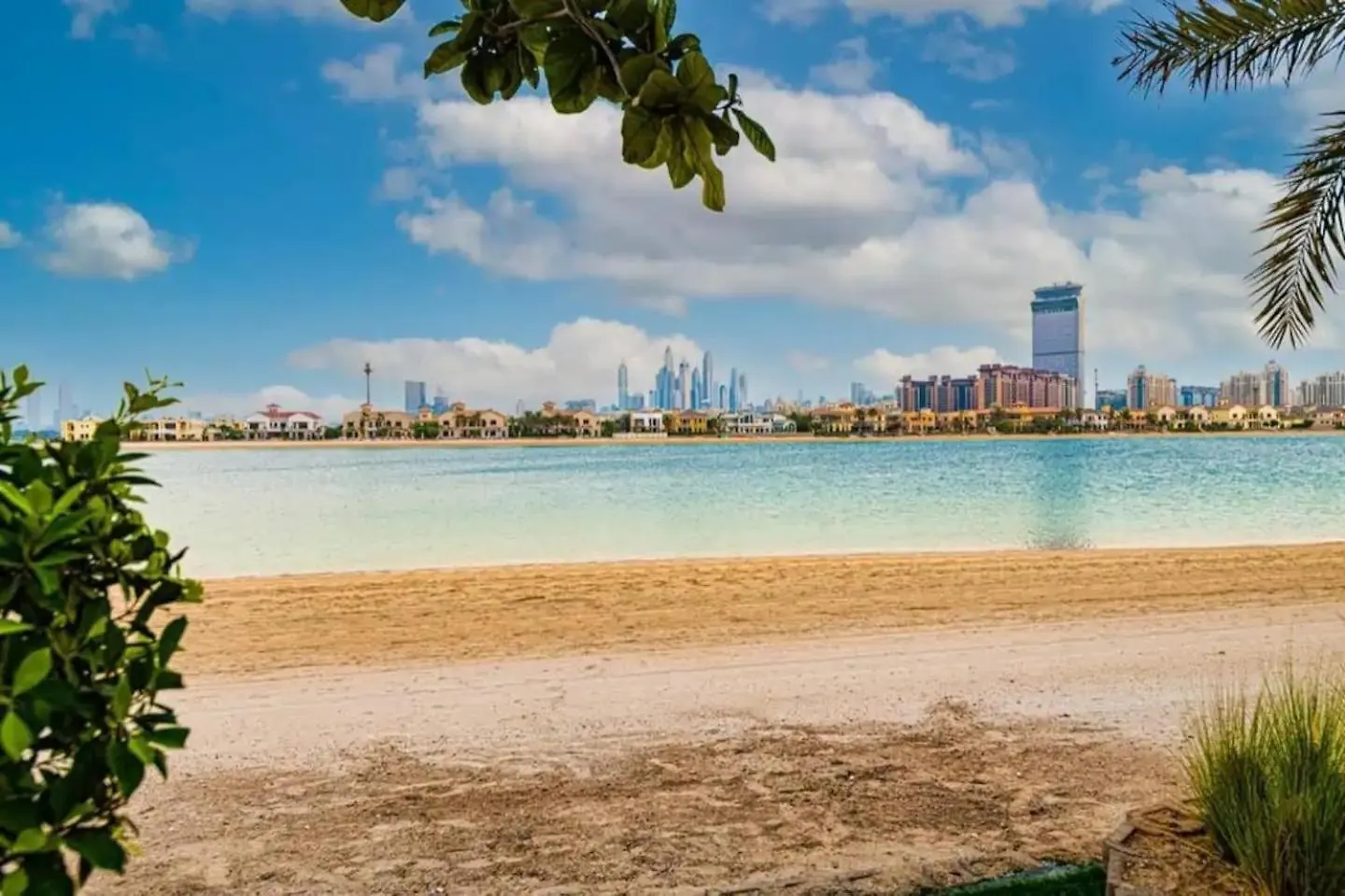 Luxurious Villa With Stunning Sea Views Of Palm Jumeirah Dubai