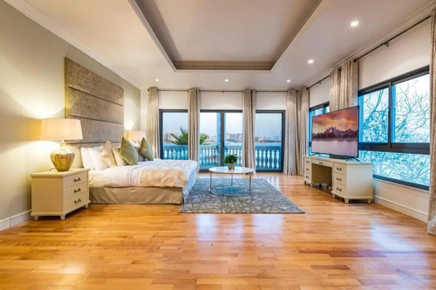 Luxurious Villa With Stunning Sea Views Of Palm Jumeirah Dubai