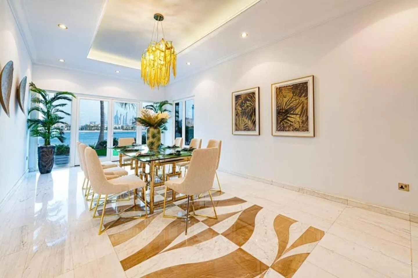 Luxurious Villa With Stunning Sea Views Of Palm Jumeirah Dubai