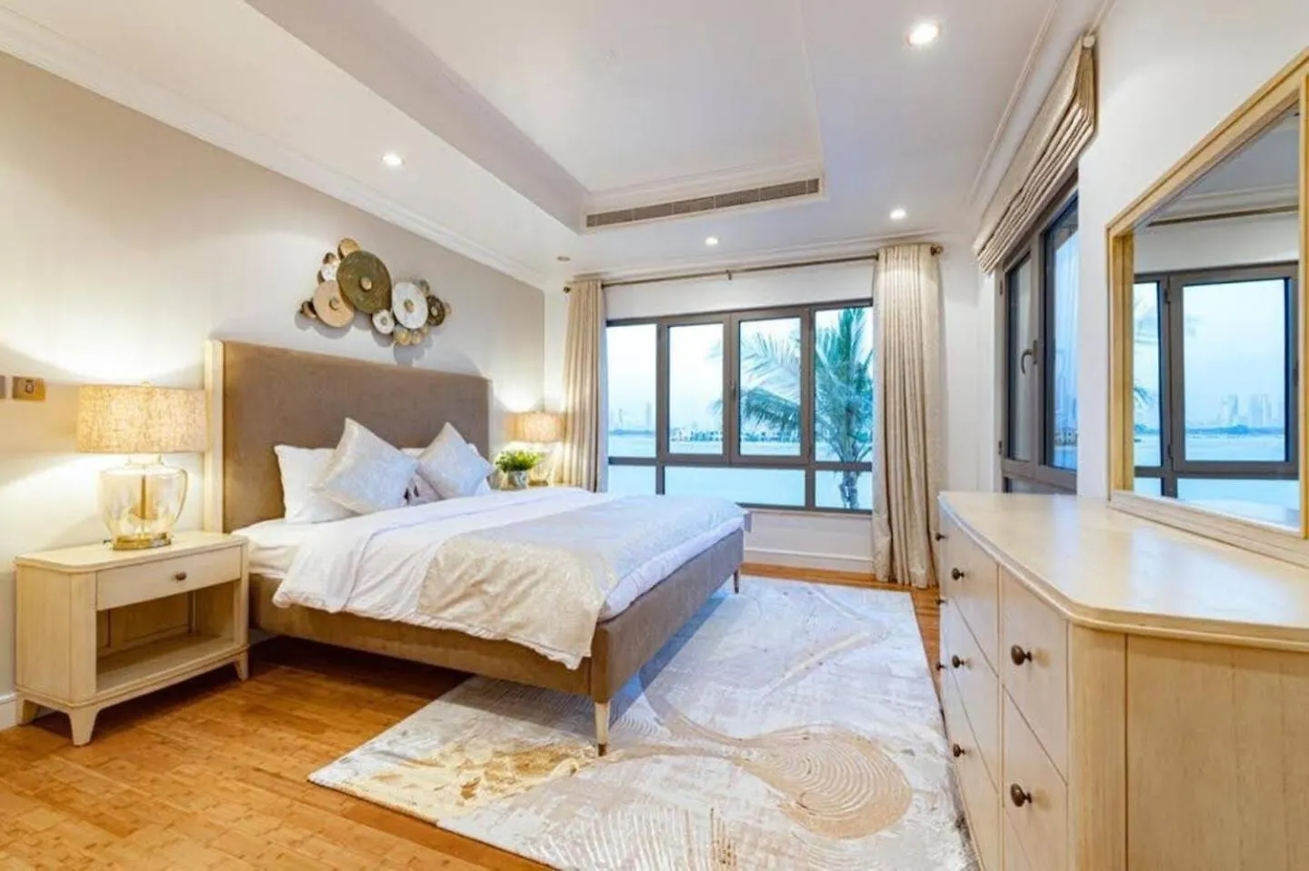 Luxurious Villa With Stunning Sea Views Of Palm Jumeirah Dubai